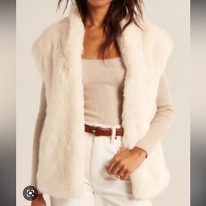 Abercrombie Faux Fur Vest in White Cream Fake Animal Fur Classy Winter Vest XXS